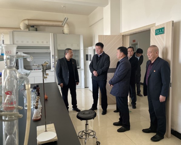 酒泉市政府黨組成員、副市長哈里別克來敦煌種業(yè)調(diào)研指導工作